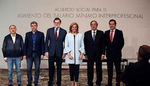 Rajoy firma con los agentes sociales el acuerdo para la ... Imagen 1
