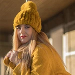 Rosa Iglesias en un balcón