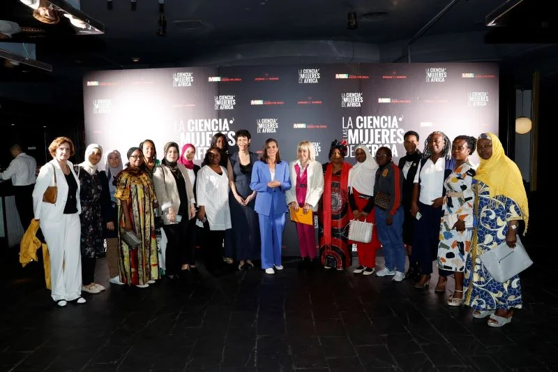© Casa de S.M. el Rey Doña Letizia junto a las protagonistas del documental