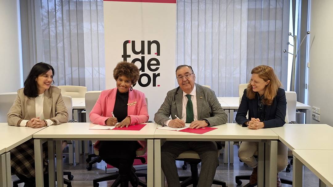 Firma Convenio Fundecor y Mujer y Poder, liderazgo Femenino
