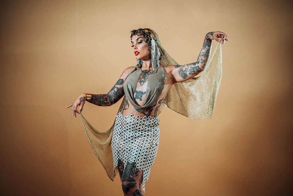 Sonraiz 2026. Viki Von Bismark
