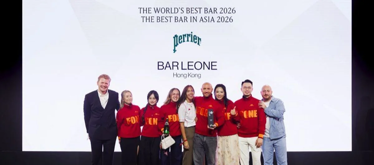 Bar Leone Recogiendo Best Asia Bar