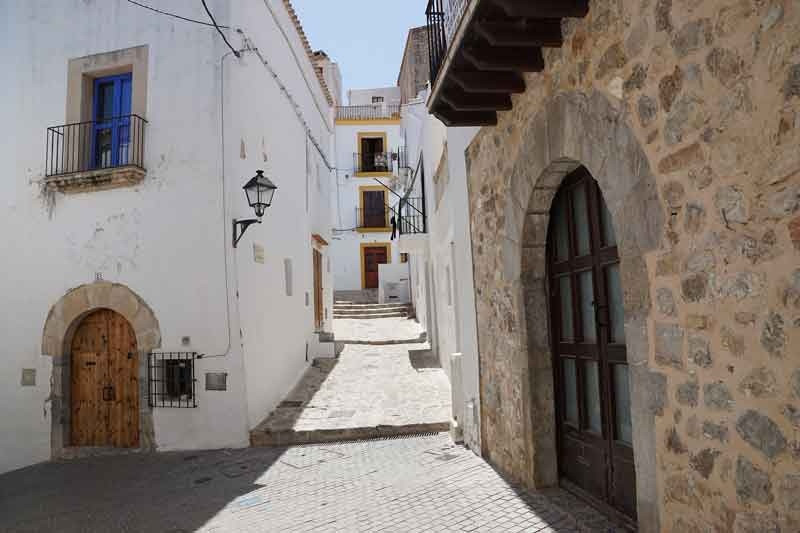 El Grupo Ciudades Patrimonio de la Humanidad de España presenta en Eivissa el programa de actividades para la celebración del 25 aniversario.