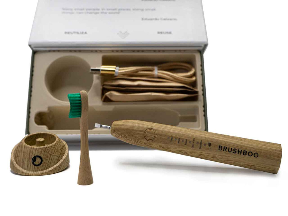 La empresa española BRUSHBOO lanza el primer cepillo de dientes eléctrico del mundo con cabezales de bambú