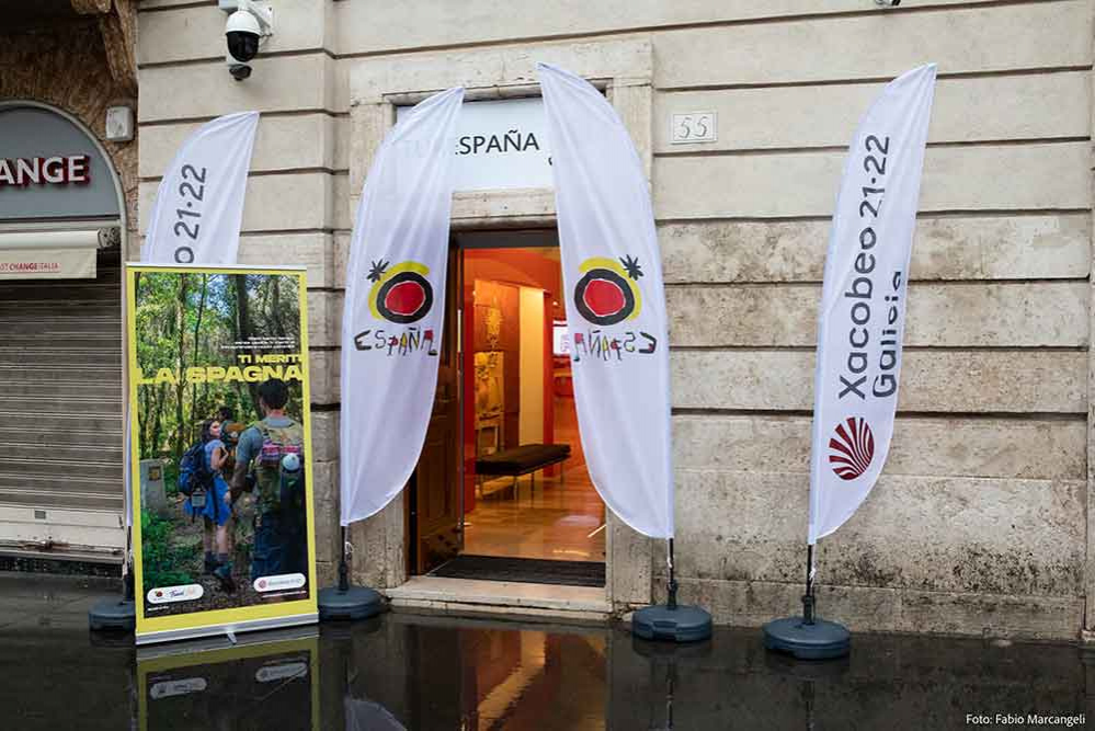 España dispuesta a recuperar el mercado italiano promocionando la sostenibilidad y seguridad de sus destinos turísticos