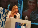 Carmen Morales recibe el Premio FEMUR Mujer 2022 como recono ... Imagen 2
