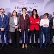 En la imagen (de izquierda a derecha), Óscar Álvarez López, Raquel del Castillo, María Rosa Martínez Rodríguez, Anabel Suso, Sonsoles Ónega y José Antonio Antón