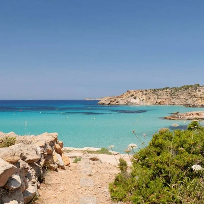 Playa de Ibiza. Coches de Lujo.