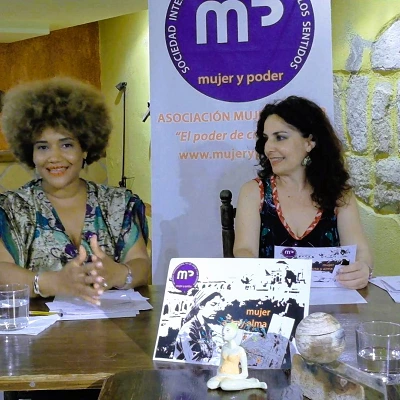 Presentadora y Especialista durante grabación de Mujer arte y alma