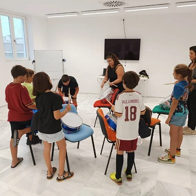 Primeras clases en la Escuela Municipal del Carnaval