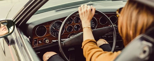 Mujer y Vehículo, pacto comisorio