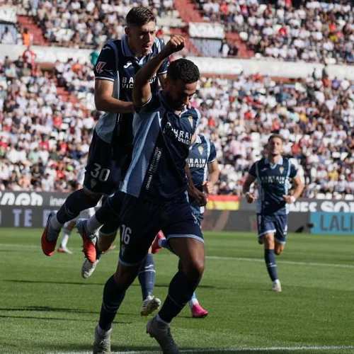 Celebrando un gol el jugador del Cordoba CF